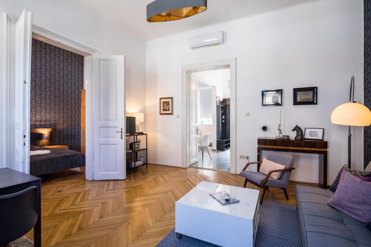 Double Blue Apartment In Budapest Downtown Eksteriør billede